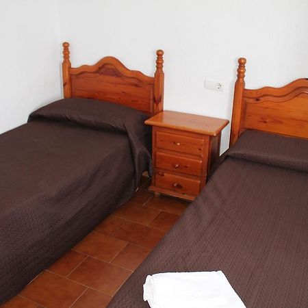 Hostal Montilla Sotogrande 托雷加迪亚罗 外观 照片