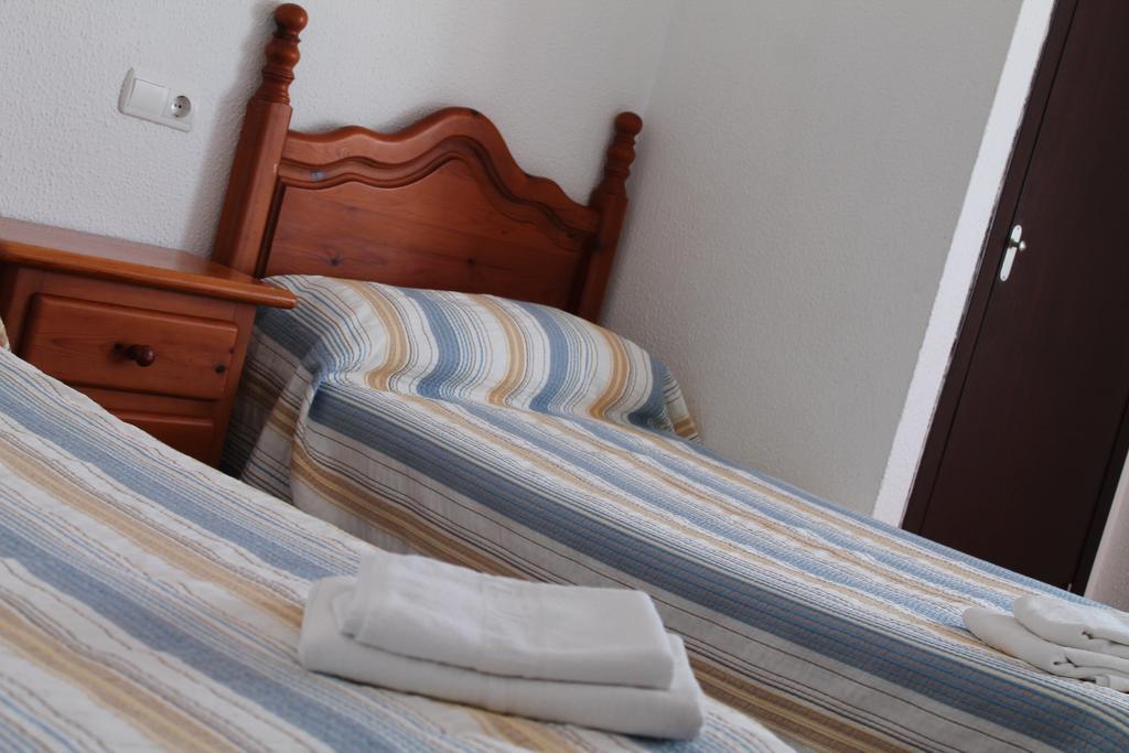Hostal Montilla Sotogrande 托雷加迪亚罗 客房 照片