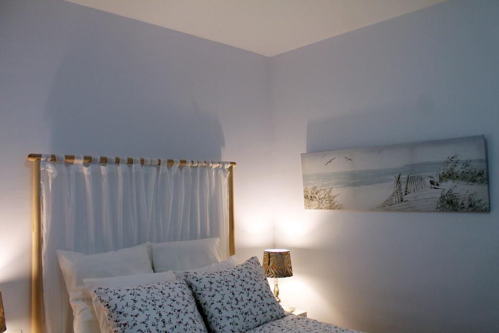Hostal Montilla Sotogrande 托雷加迪亚罗 外观 照片