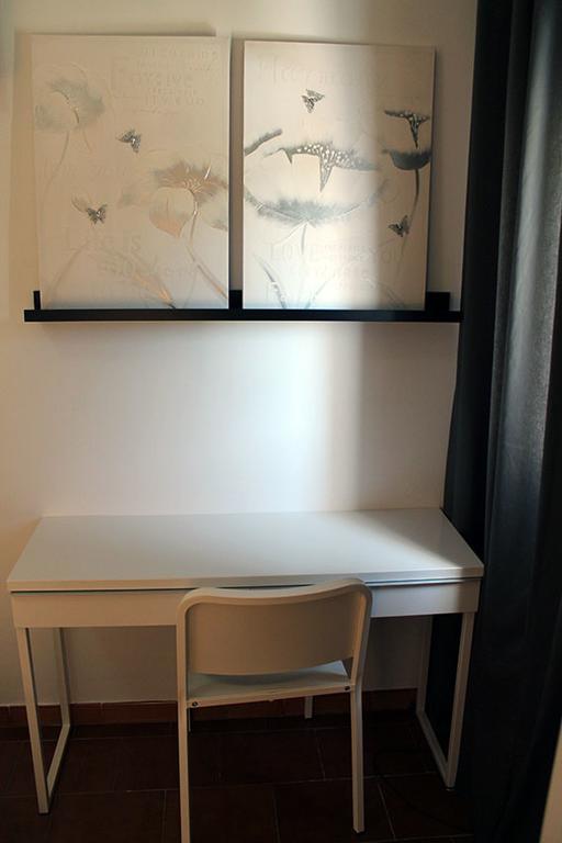 Hostal Montilla Sotogrande 托雷加迪亚罗 外观 照片